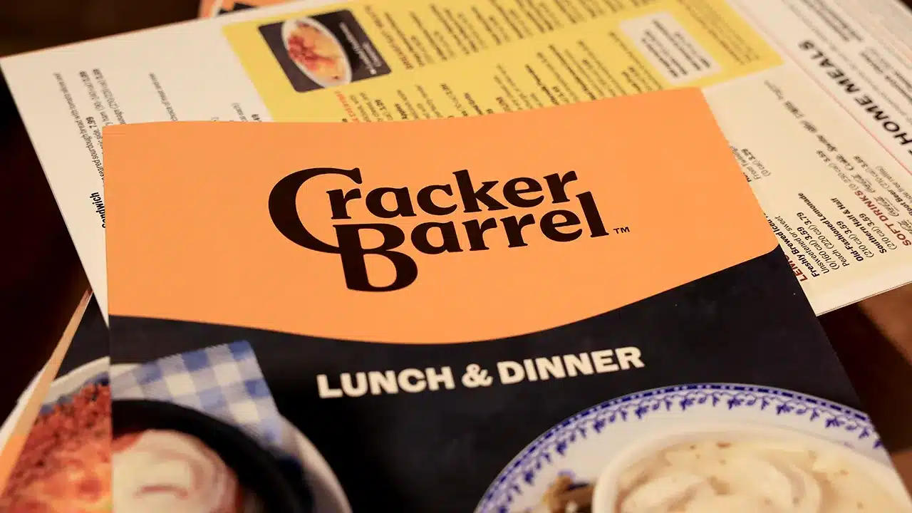 Breaking: Cracker Barrel RUNS back to it's Original Logo with it's Tail between it's legs