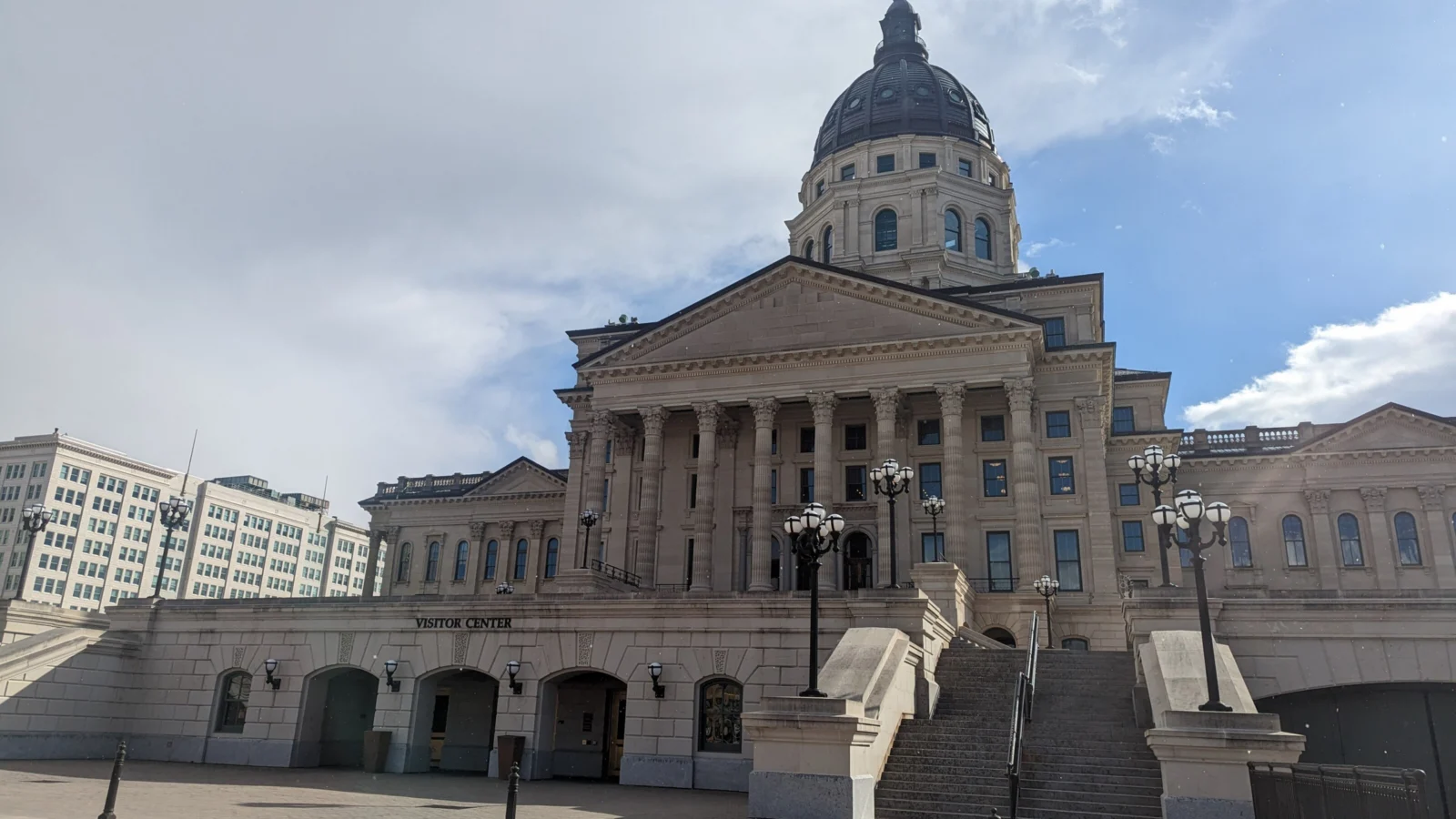 Topeka, Kansas skyline and business district