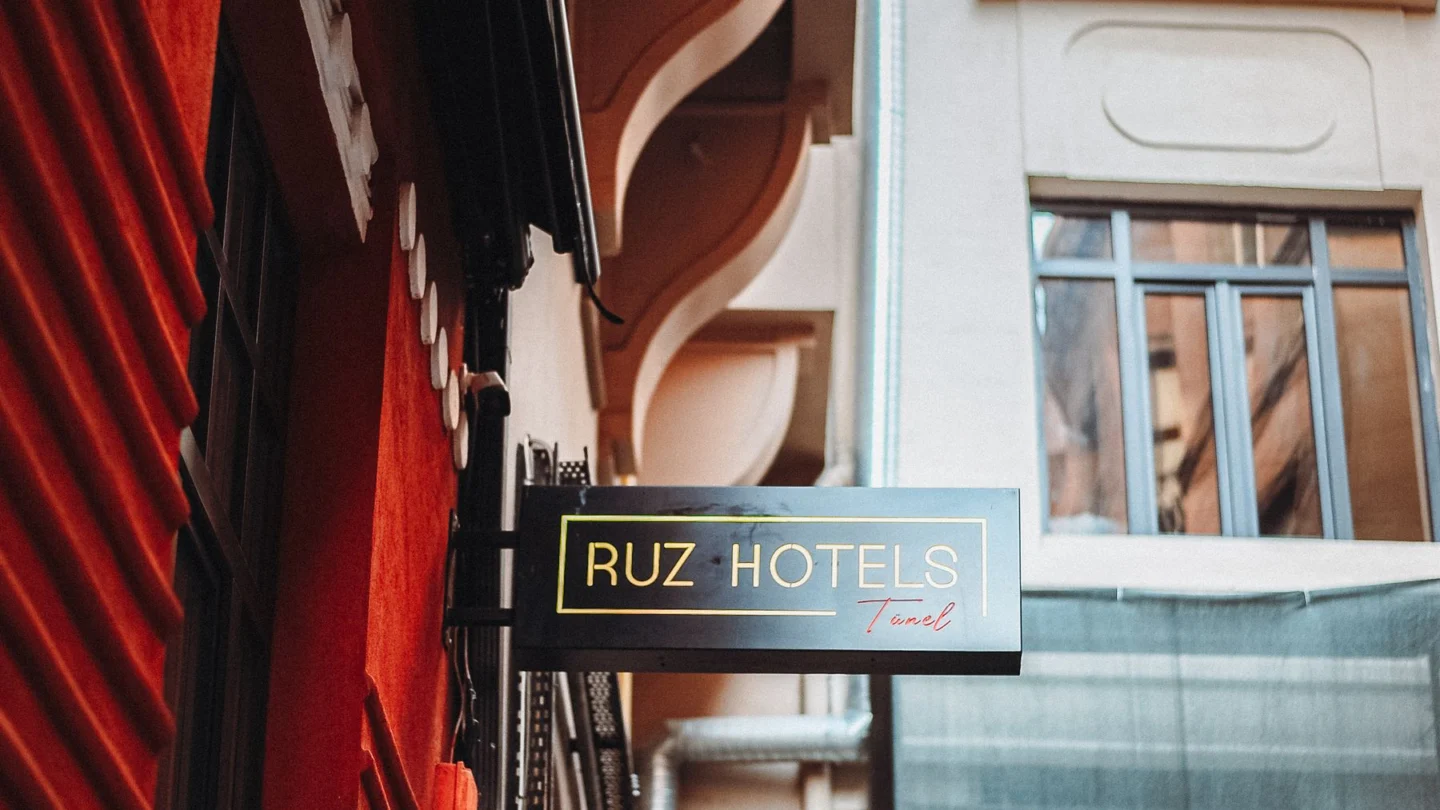 Hotels and Hospitality Marketing Agency Hero Hotels and Hospitality Marketing Agency: hotel front desk guest check in