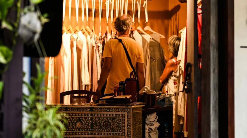 Retail SEO Agency Photo B SEO Services for Retail: customer browsing product display