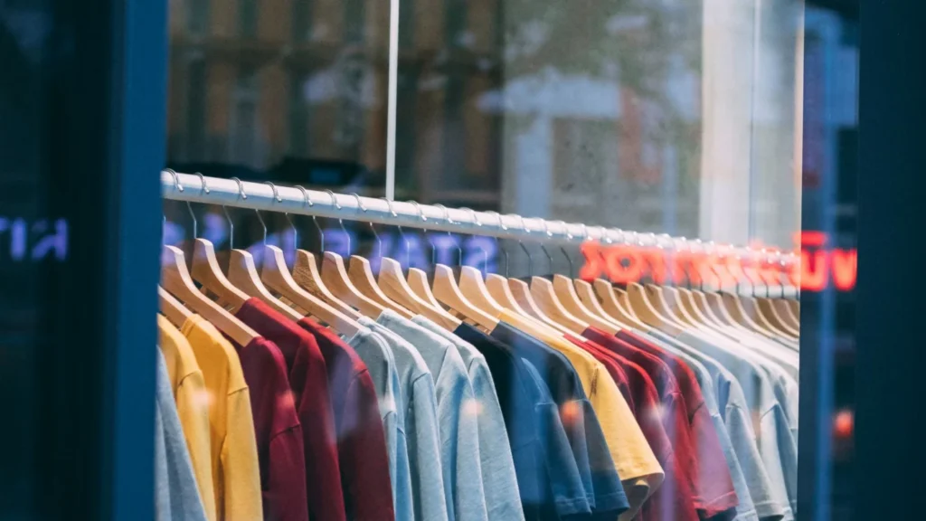 Retail Digital Marketing Agency: retail employees merchandising store