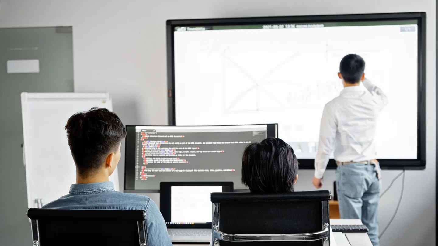 Saas Demo and Trial Conversion Agency: technology startup team office
